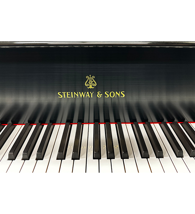 Steinway O