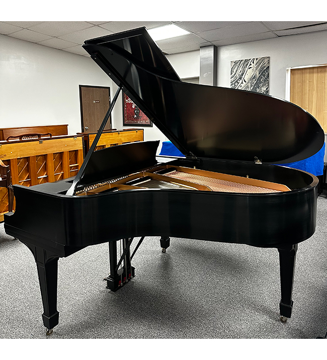 Steinway O