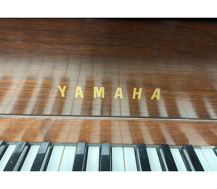 Yamaha M214